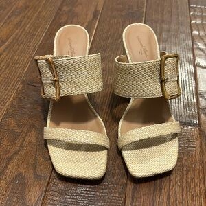 Buckle sandal size 8.5